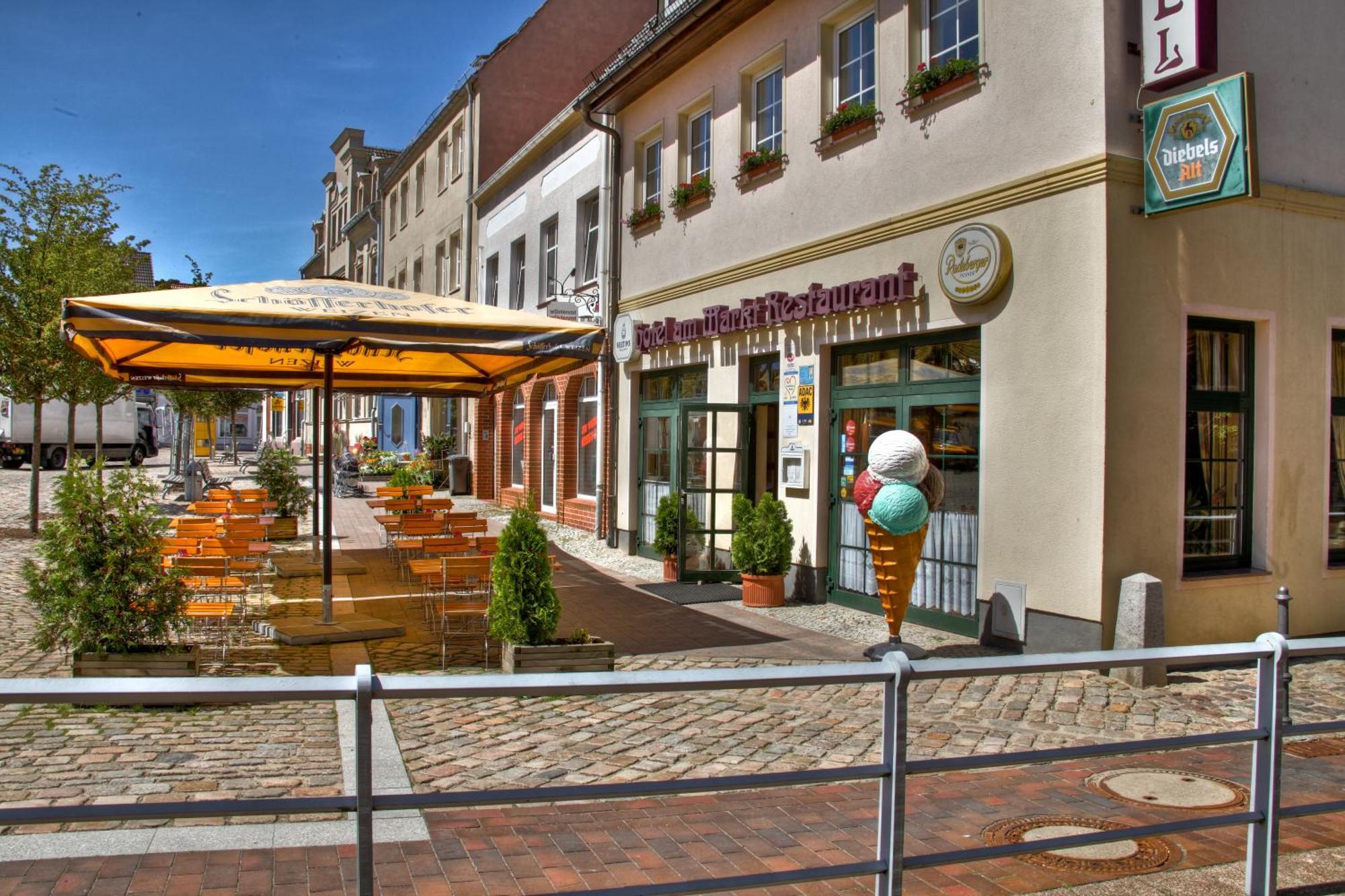 Hotel Am Markt Альтентрептов Экстерьер фото